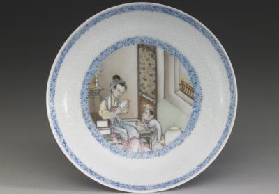图片[3]-Dish with “Mother Tutoring Her Child” motif in falangcai painted enamels, Qianlong reign (1736-1795), Qing dynasty-China Archive